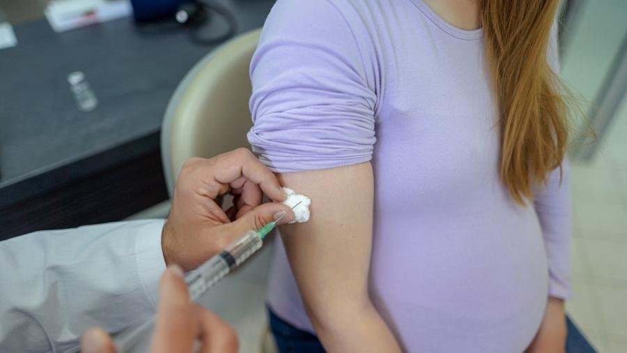 Justiça mantém condenação da AstraZeneca por morte de gestante após vacina contra a Covid-19